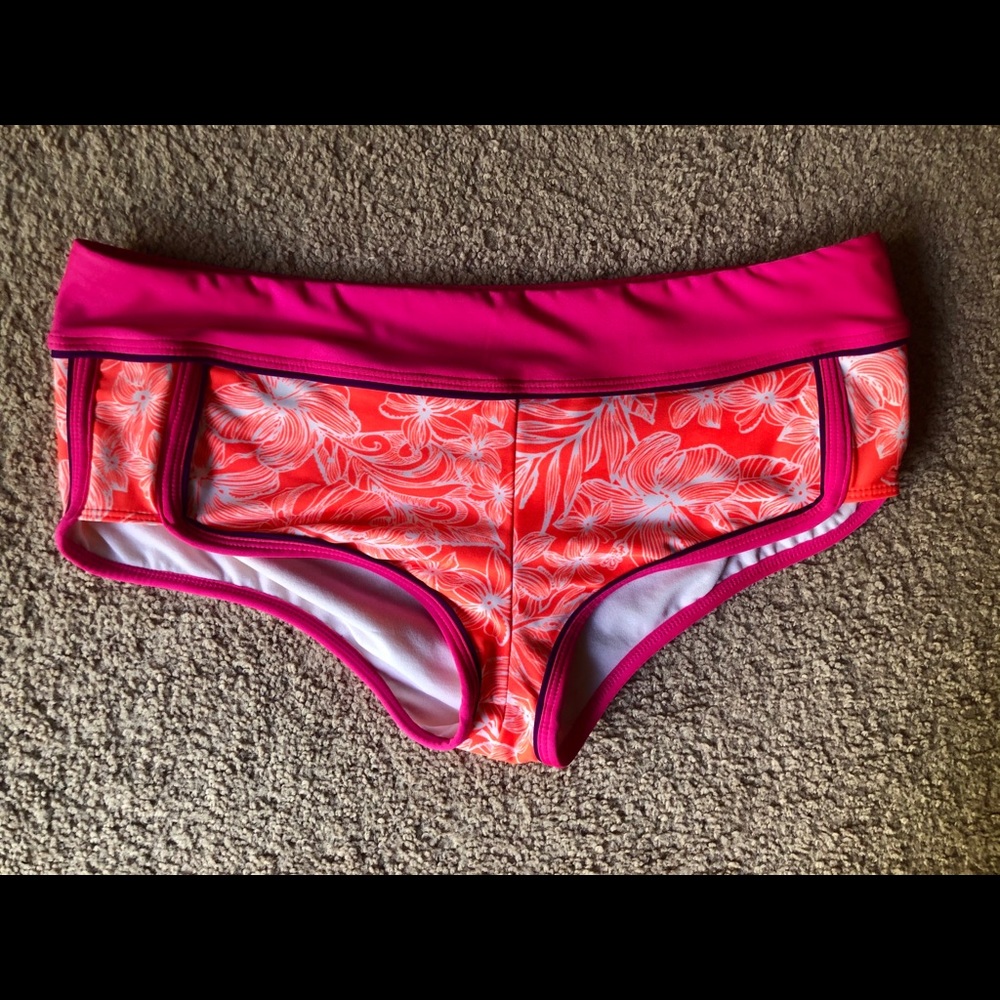 NWOT Athleta Hawaiian print swim bottoms